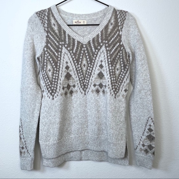 Hollister Knit V-Neck Tan Sweater - Picture 1 of 6